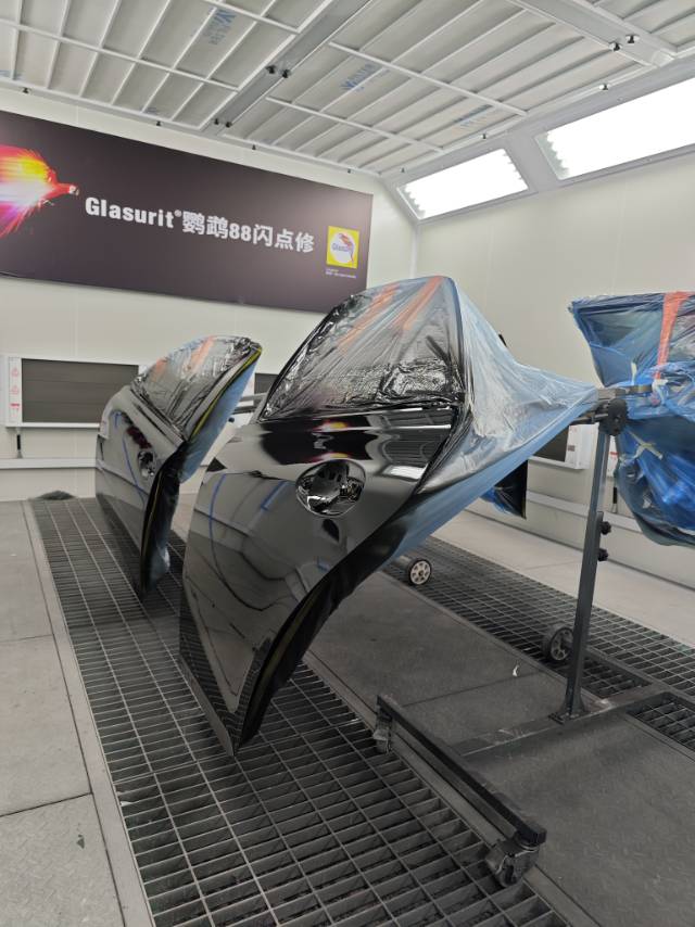 利孚汽车喷漆车间实景