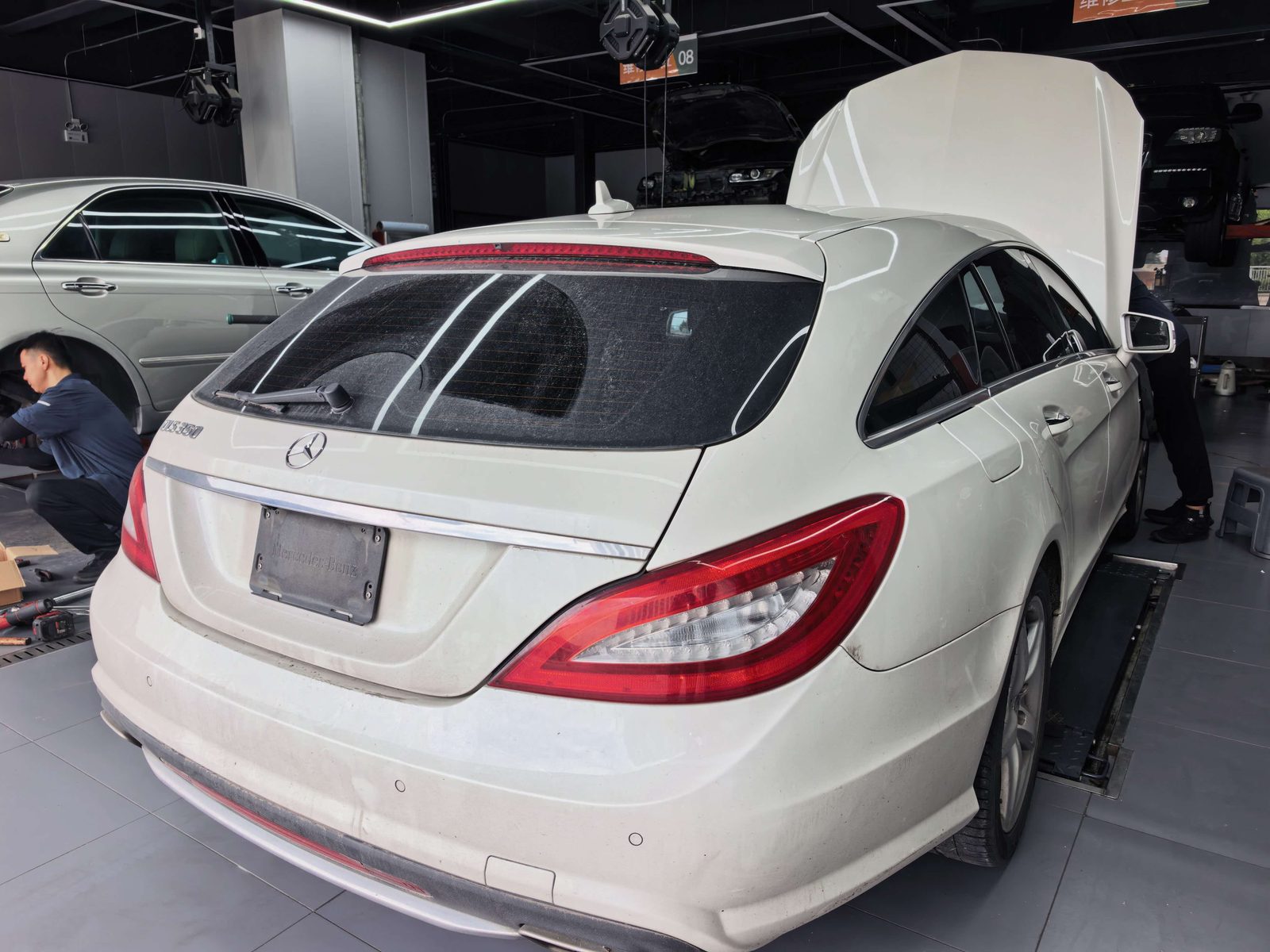 辽牌奔驰CLS350进店做M276发动机预防性整备